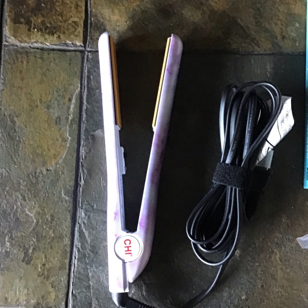 CHI Pink Hair Straightener 1” inch.    D